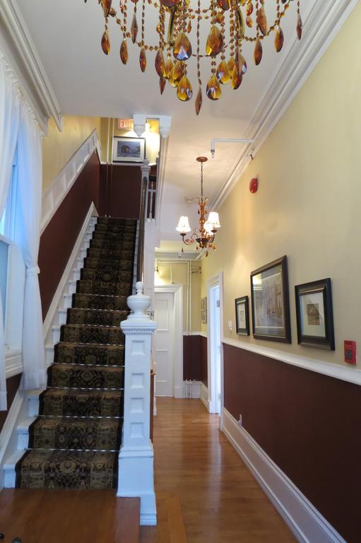 Queen Room with Private Bathroom