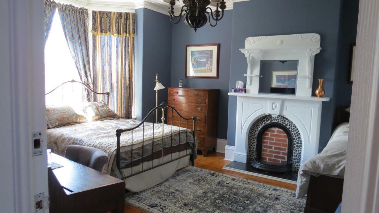 Deluxe Triple Room with Sea View